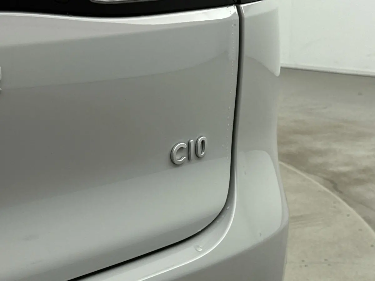 Design Pro 69.9 kWh | lichtmetalen velgen 20" | luxe kunstlederen bekleding | navigatiesysteem | panoramadak | Tundra Grey |