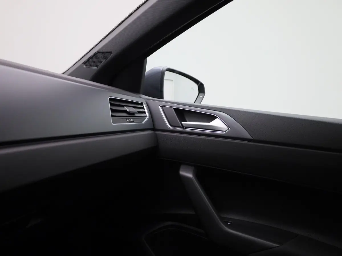 1.0 TSI R-Line Edition 95 PK | Automaat | Panoramadak | Stoelverwarming | Digitale Cockpit | 16 Inch | LED Matrix | Achteruitrijcamera