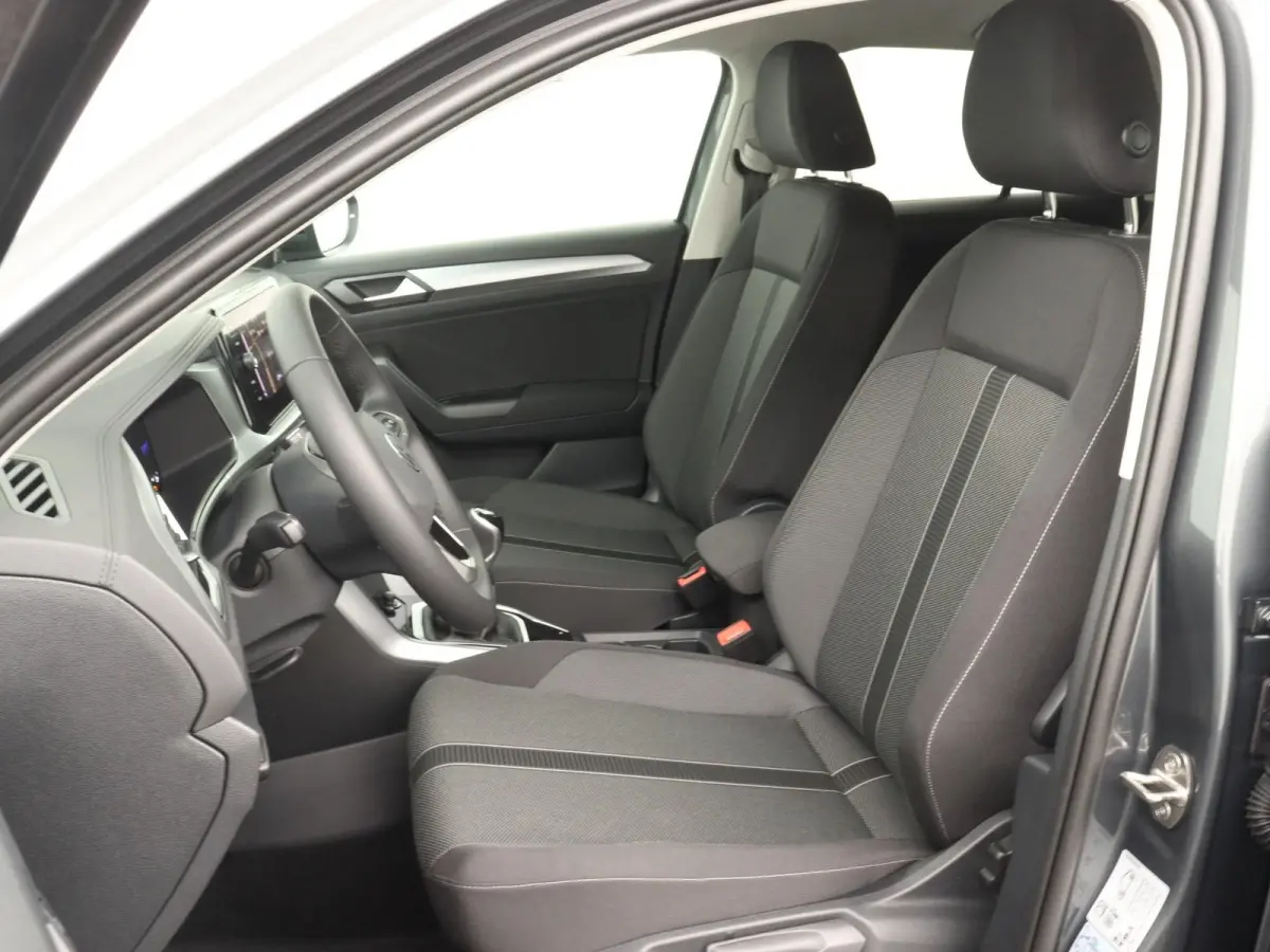 1.0 TSI Oranje Edition 116 PK | Navigatie | Apple Carplay | Dodehoek sensoren | Android Auto | Climate control | Camera | Keyless access | Adaptieve cruise control | 17" Lichtmetalen velgen 