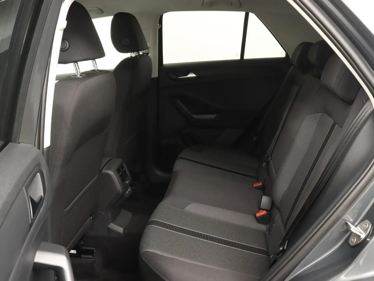 1.0 TSI Oranje Edition 116 PK | Navigatie | Apple Carplay | Dodehoek sensoren | Android Auto | Climate control | Camera | Keyless access | Adaptieve cruise control | 17" Lichtmetalen velgen 