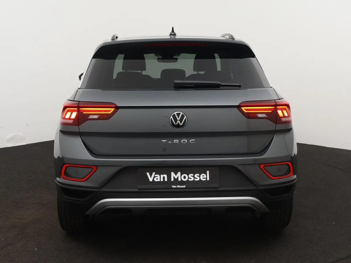 1.0 TSI Oranje Edition 116 PK | Navigatie | Apple Carplay | Dodehoek sensoren | Android Auto | Climate control | Camera | Keyless access | Adaptieve cruise control | 17" Lichtmetalen velgen 