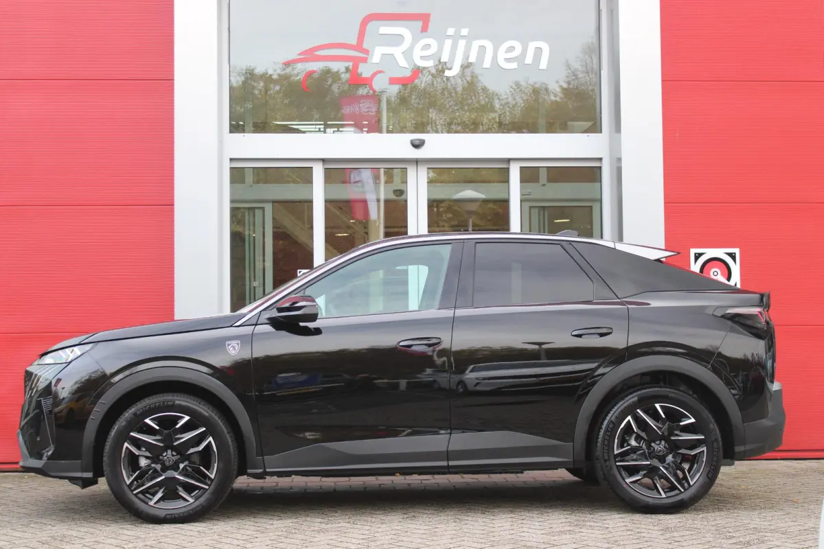 1.2 Hybrid 145PK GT | ELEKTRISCH BEDIENBARE ACHTERKLEP | NAVIGATIE | DRAADLOZE APPLE CARPLAY/ANDROID AUTO | SFEER VERLICHTING | ACHTERUITRIJ CAMERA | PARKEERSENSOREN VOOR EN ACHTER | FULL LE