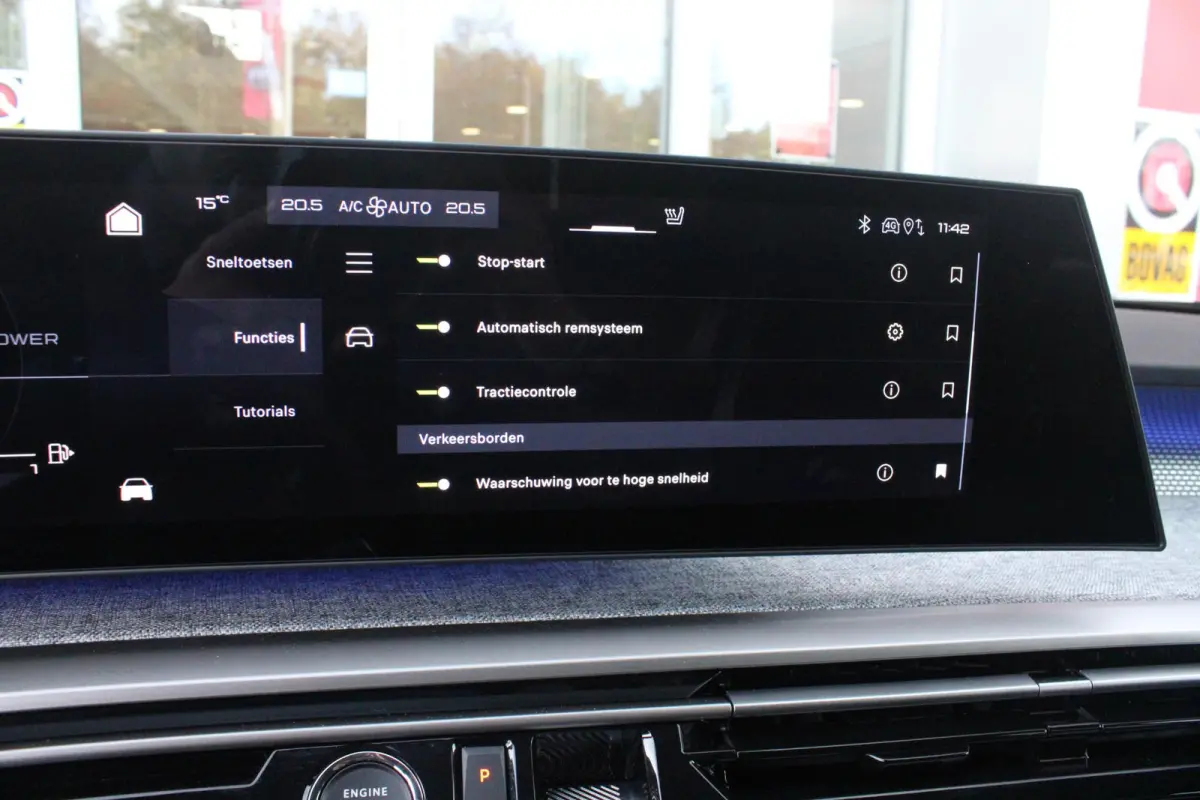 1.2 Hybrid 145PK GT | ELEKTRISCH BEDIENBARE ACHTERKLEP | NAVIGATIE | DRAADLOZE APPLE CARPLAY/ANDROID AUTO | SFEER VERLICHTING | ACHTERUITRIJ CAMERA | PARKEERSENSOREN VOOR EN ACHTER | FULL LE