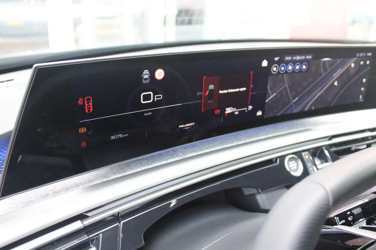 1.2 Hybrid 145PK GT | ELEKTRISCH BEDIENBARE ACHTERKLEP | NAVIGATIE | DRAADLOZE APPLE CARPLAY/ANDROID AUTO | SFEER VERLICHTING | ACHTERUITRIJ CAMERA | PARKEERSENSOREN VOOR EN ACHTER | FULL LE