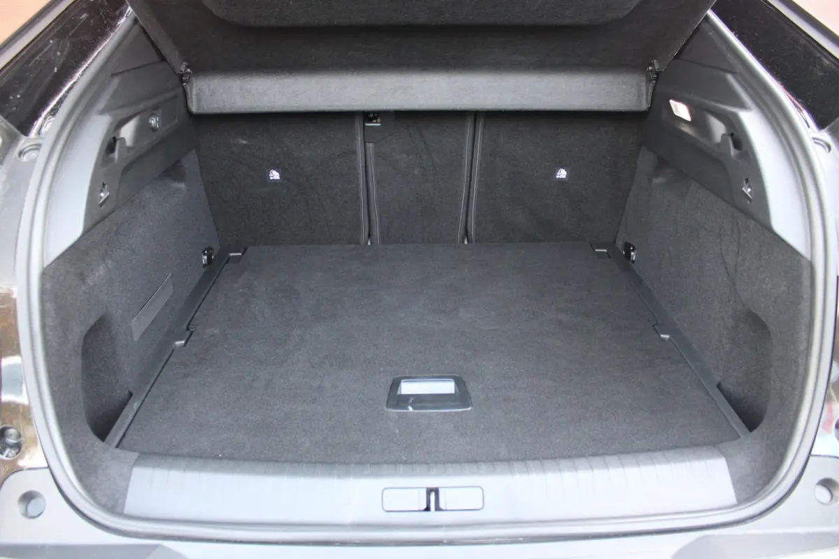 1.2 Hybrid 145PK GT | ELEKTRISCH BEDIENBARE ACHTERKLEP | NAVIGATIE | DRAADLOZE APPLE CARPLAY/ANDROID AUTO | SFEER VERLICHTING | ACHTERUITRIJ CAMERA | PARKEERSENSOREN VOOR EN ACHTER | FULL LE