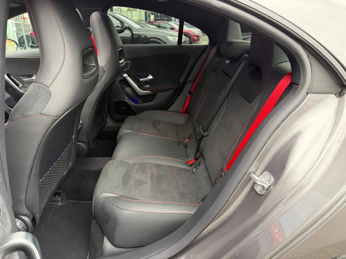 AMG 35 4MATIC / panoramadak / facelift