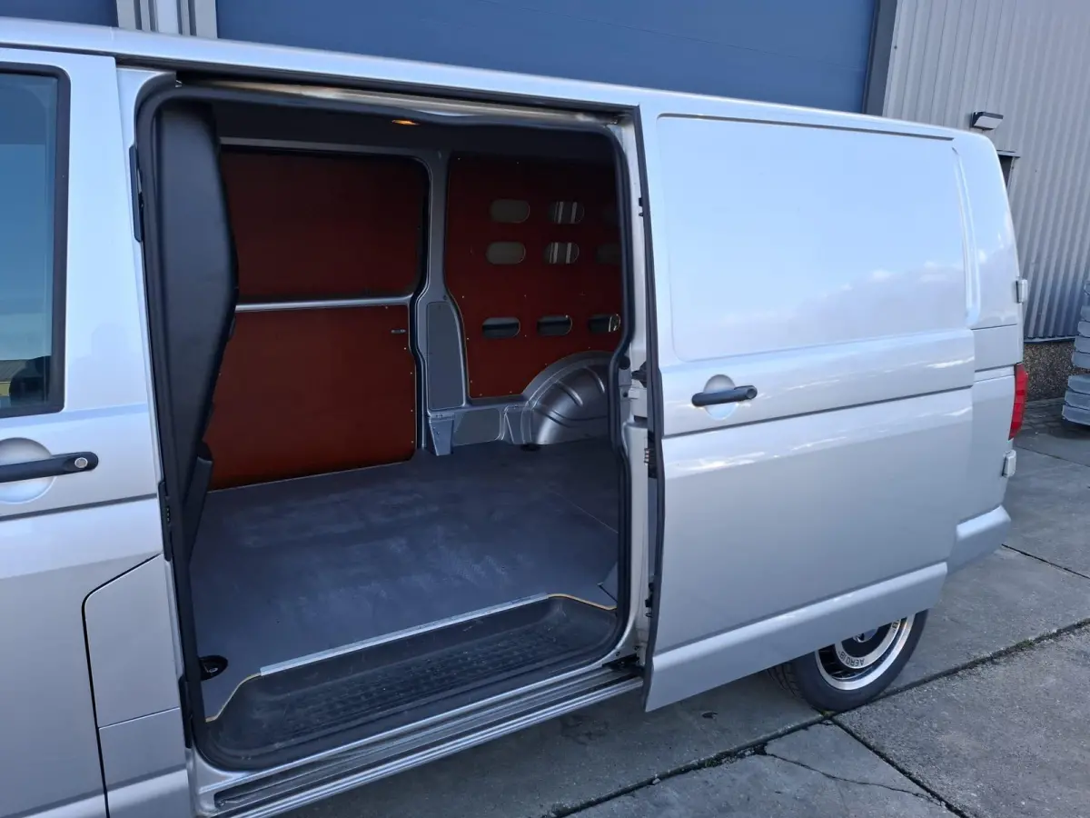 2.0 TDI L2H1 Highline DUBBELE SCHUIFDEUR / AIRCO / CRUISE CONTROLE / TREKHAAK