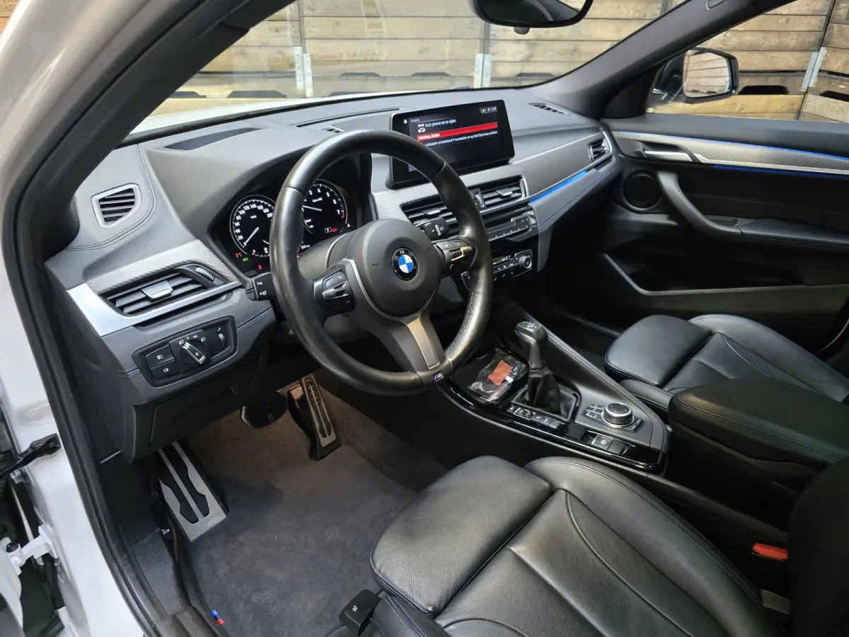 XDrive25e High Executive M Sport Pano Leder LED+ 19"LM
