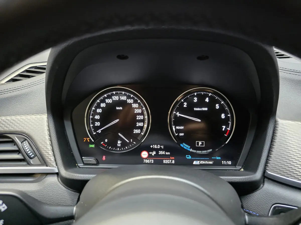 XDrive25e High Executive M Sport Pano Leder LED+ 19"LM