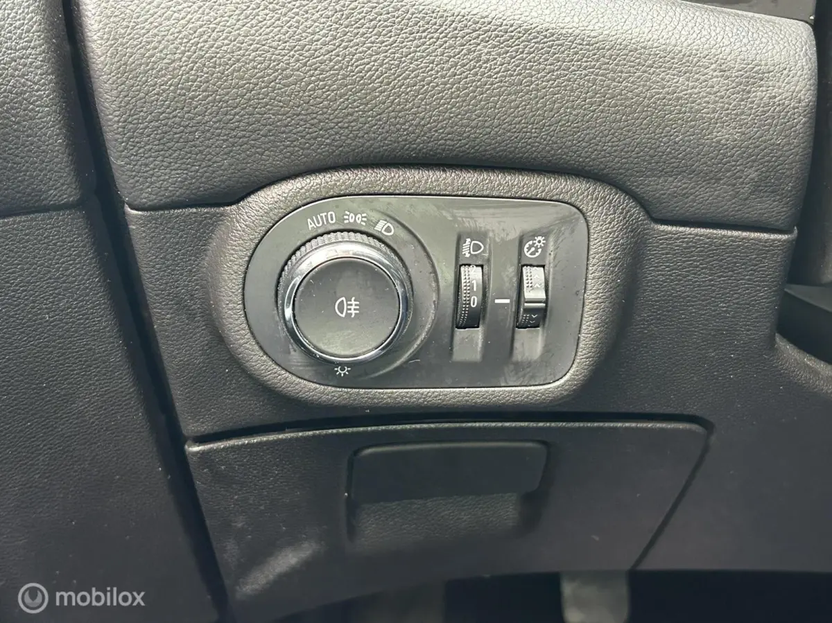 1.4 Turbo 120 PK Online Edition 7pers. / Clima / FM nav / 114.667 KM / 1e eig.