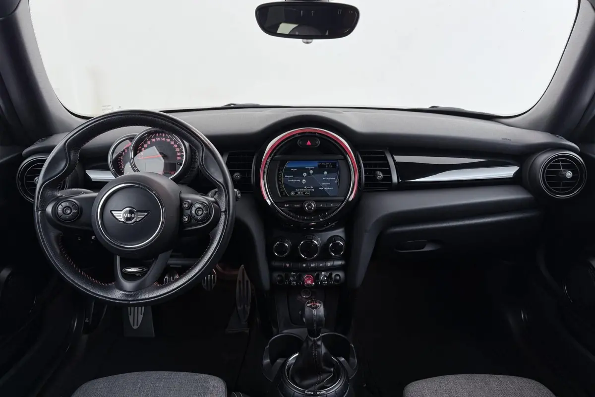 Mini 1.5 Chili Serious Business | Org NL | JCW Pakket | Sportstoelen | Navigatie | LED | Cruise Control |