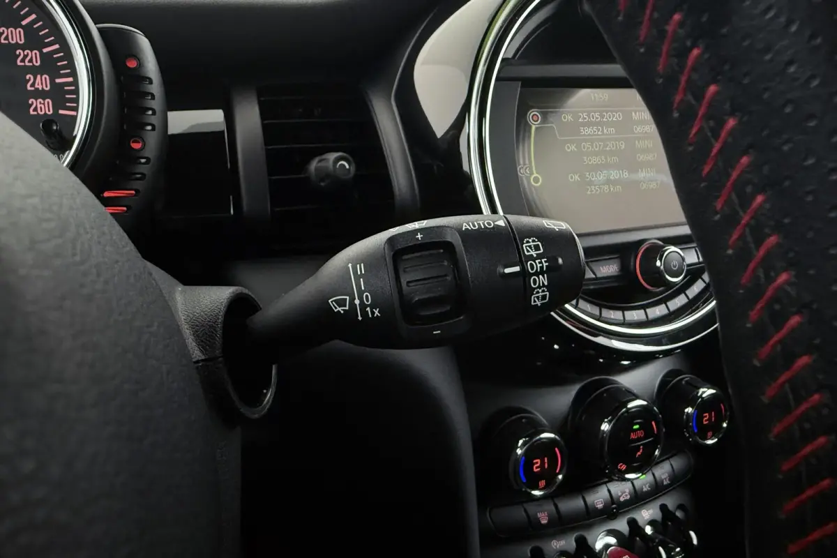 Mini 1.5 Chili Serious Business | Org NL | JCW Pakket | Sportstoelen | Navigatie | LED | Cruise Control |