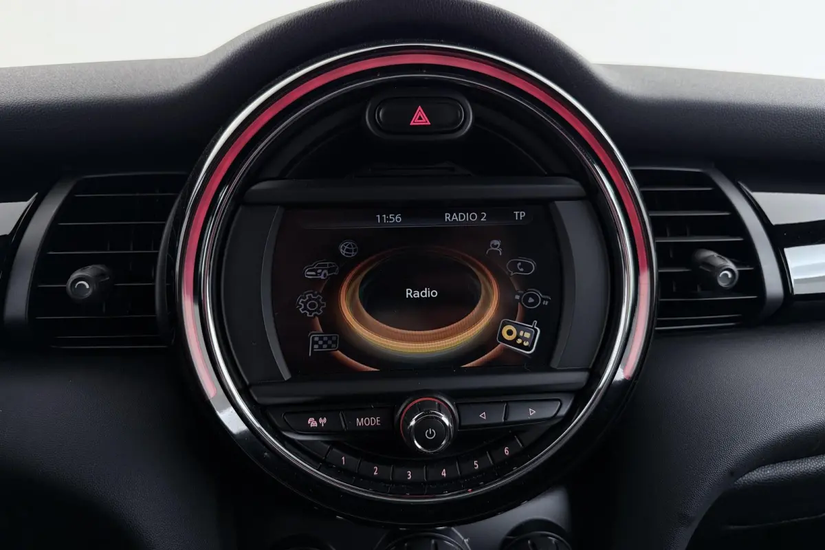 Mini 1.5 Chili Serious Business | Org NL | JCW Pakket | Sportstoelen | Navigatie | LED | Cruise Control |