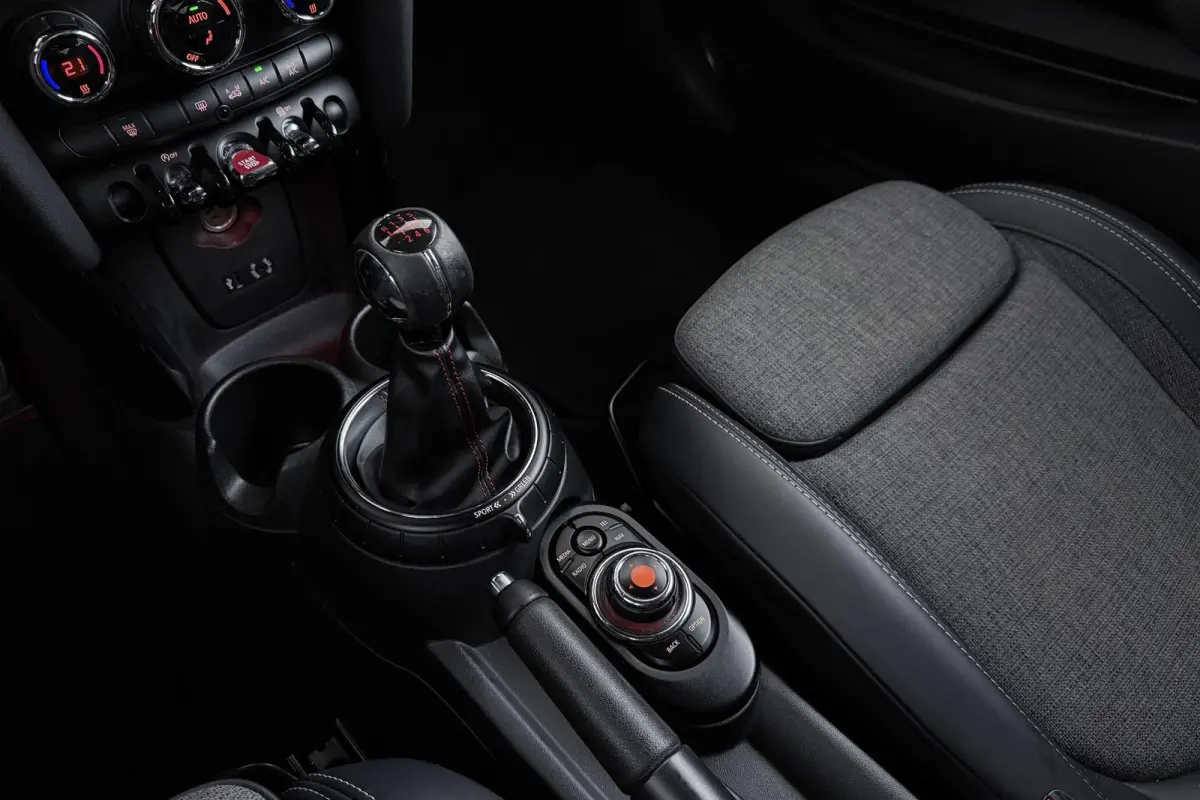 Mini 1.5 Chili Serious Business | Org NL | JCW Pakket | Sportstoelen | Navigatie | LED | Cruise Control |
