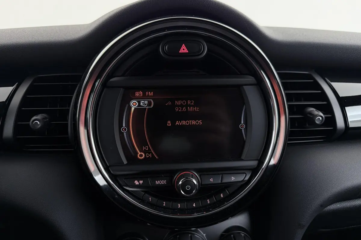 Mini 1.5 Chili Serious Business | Org NL | JCW Pakket | Sportstoelen | Navigatie | LED | Cruise Control |