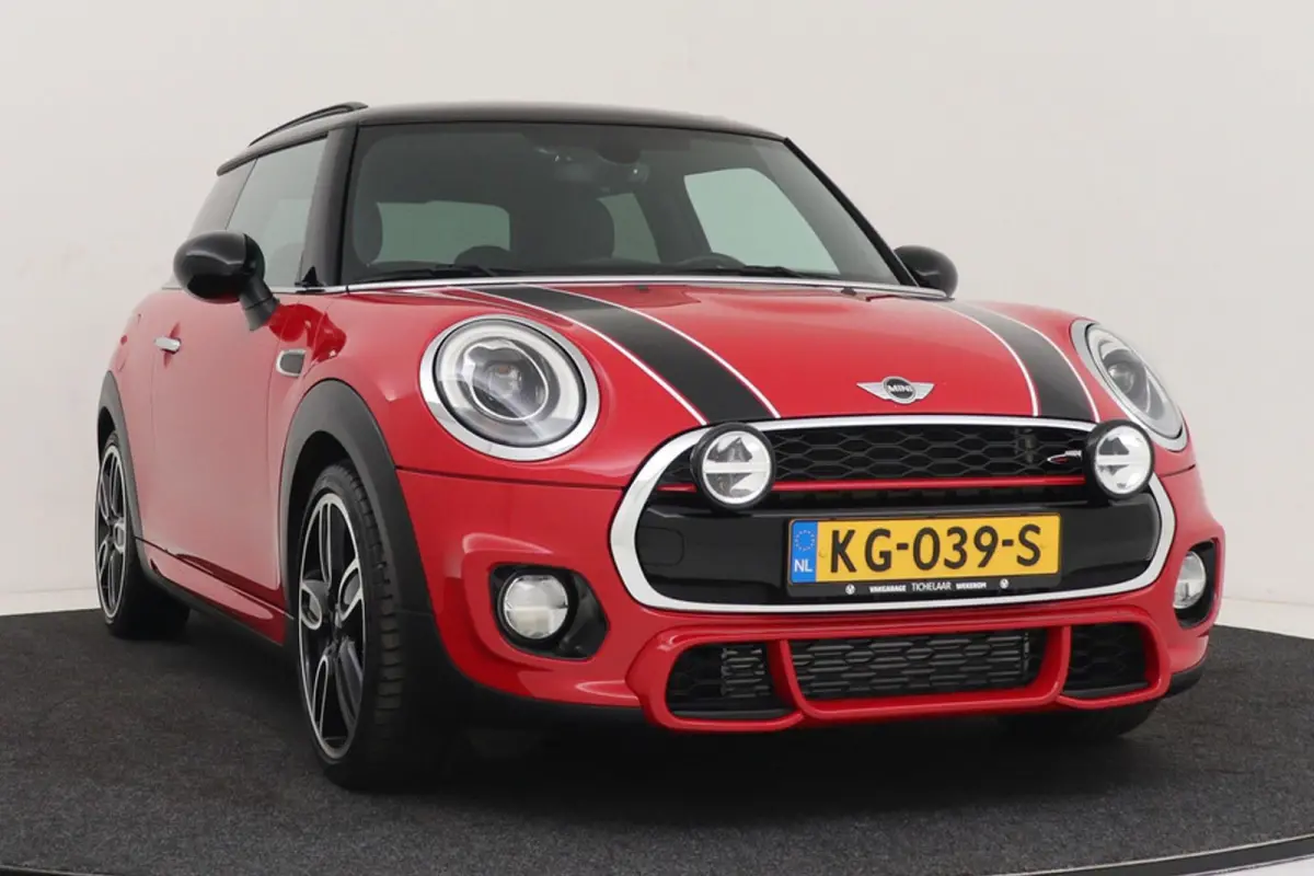 Mini 1.5 Chili Serious Business | Org NL | JCW Pakket | Sportstoelen | Navigatie | LED | Cruise Control |