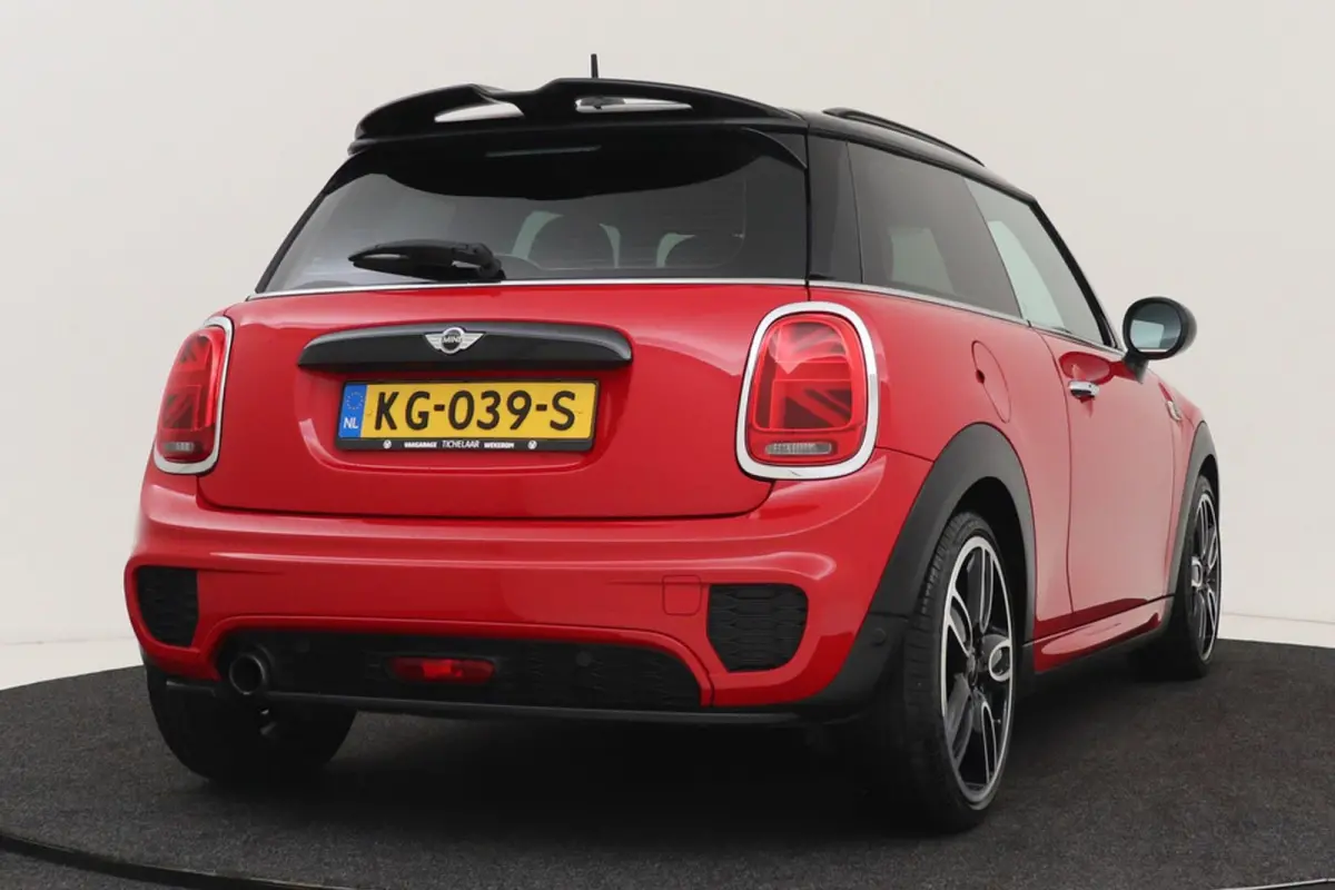 Mini 1.5 Chili Serious Business | Org NL | JCW Pakket | Sportstoelen | Navigatie | LED | Cruise Control |