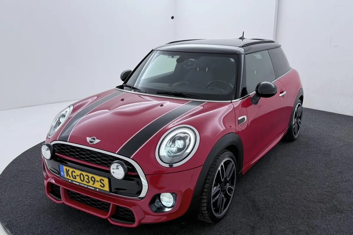 Mini 1.5 Chili Serious Business | Org NL | JCW Pakket | Sportstoelen | Navigatie | LED | Cruise Control |