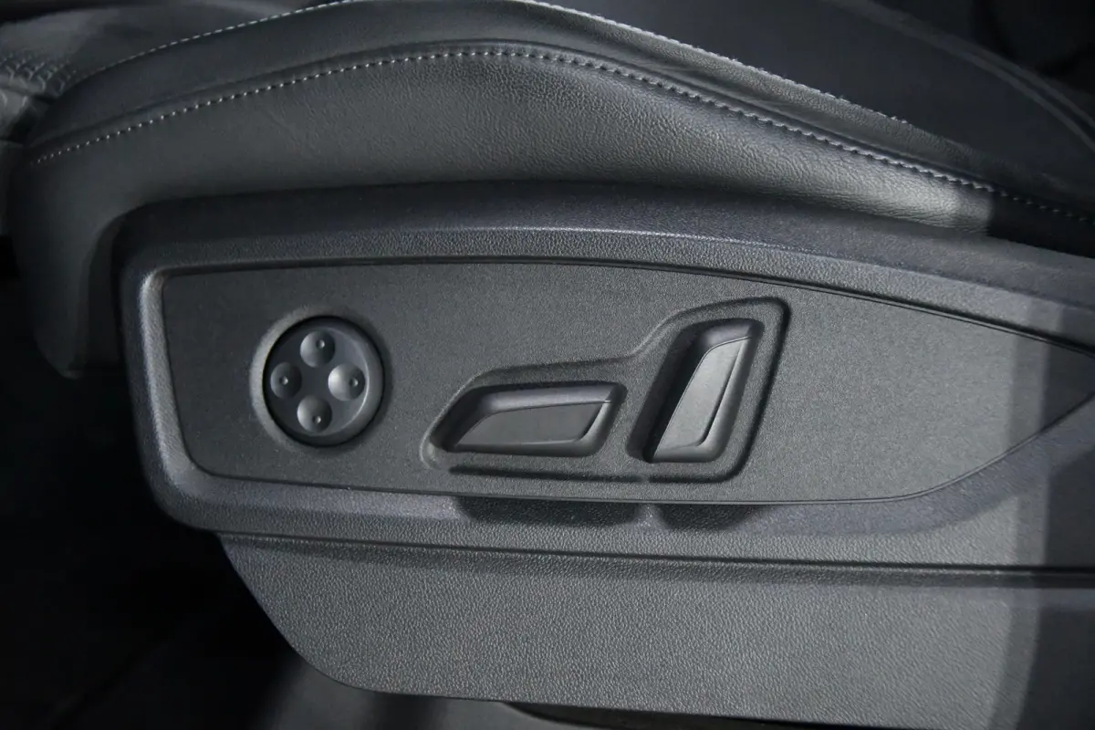 Competition 45TFSI 3X S-Line Pano Matrix camera Blindspot