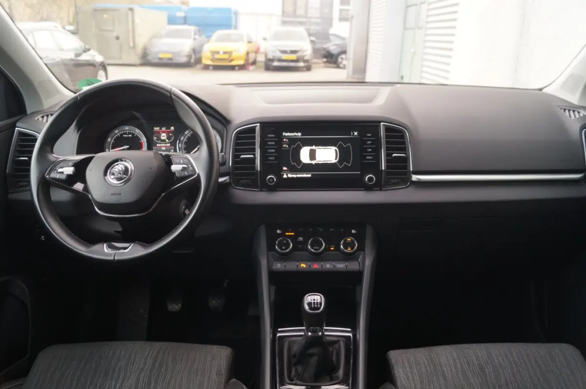 1.0 TSI Business Edition Plus -LED-ECC-CAM-NAVI-