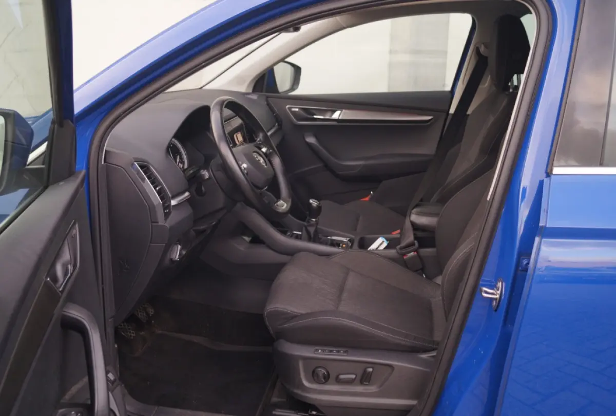 1.0 TSI Business Edition Plus -LED-ECC-CAM-NAVI-