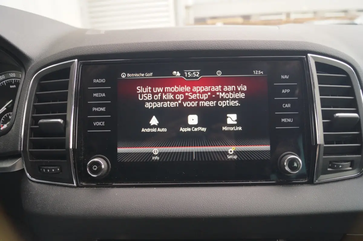 1.0 TSI Business Edition Plus -LED-ECC-CAM-NAVI-