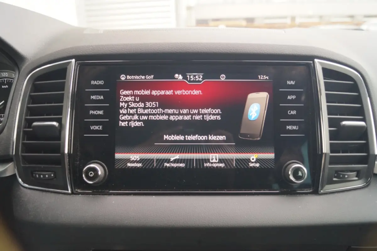 1.0 TSI Business Edition Plus -LED-ECC-CAM-NAVI-