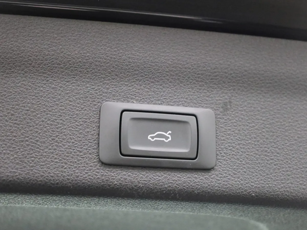35 TDI Business edition AUTOMAAT | LEDER | NAVIGATIE | CLIMA | CRUISE | LMV | PDC | STOELVERWARMING | ELEKTRISCHE KOFFERKLEP | 12 MAANDEN BOVAG GARANTIE |