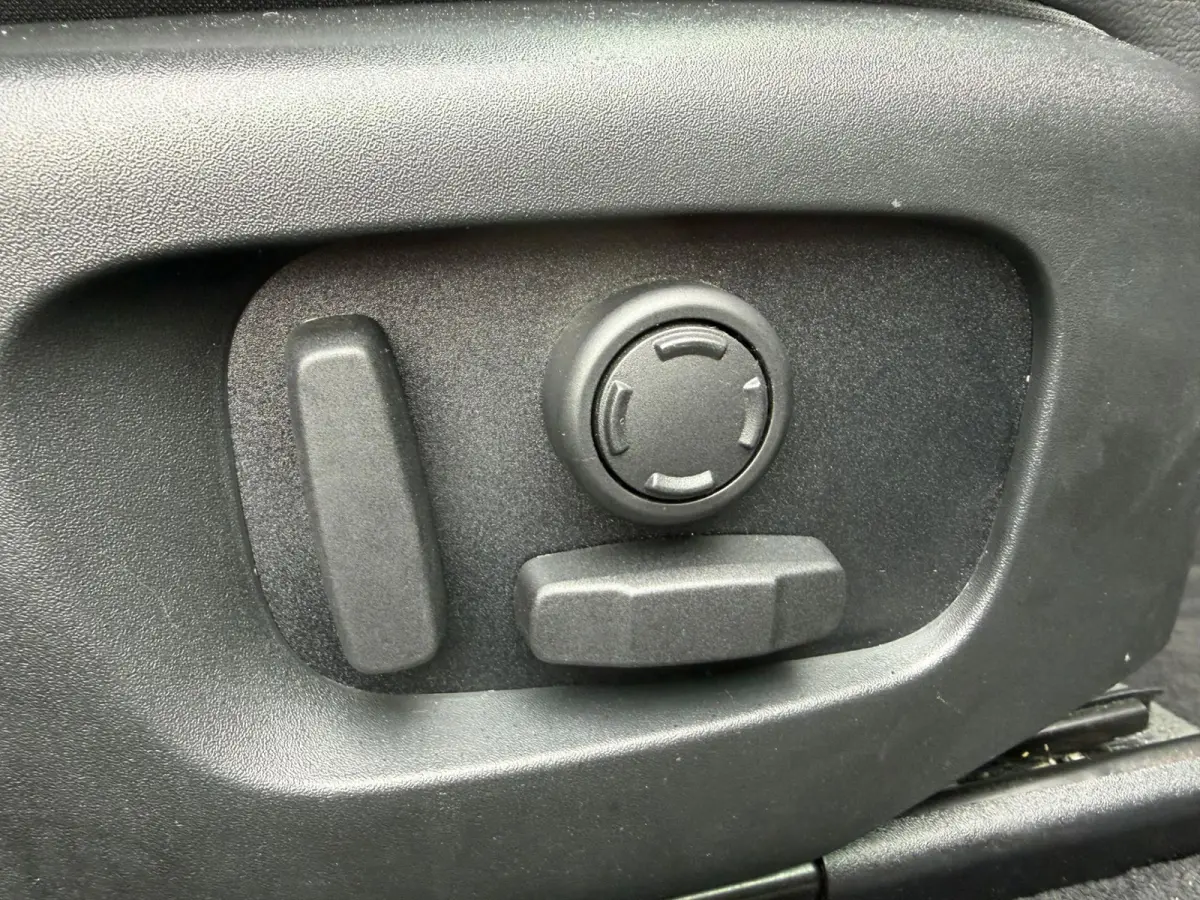 2.0 P250 AWD Dynamic SE / PANORAMADAK / KEYLESS-ENTRY / FACELIFT