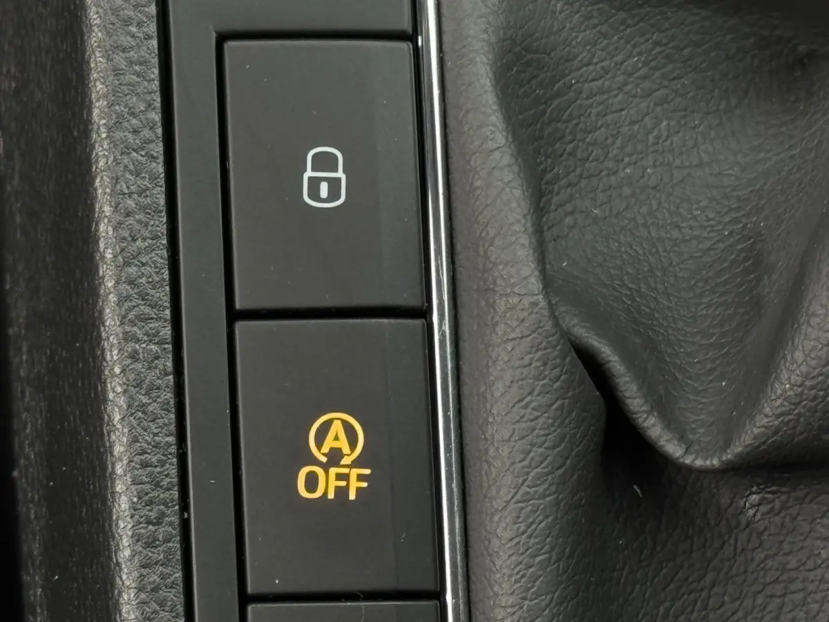 1.0 TSI Style PDC VOOR & ACHTER / STOELVERWARMING / BLUETOOTH / ELEKTR. INKLAPB SPIEGELS