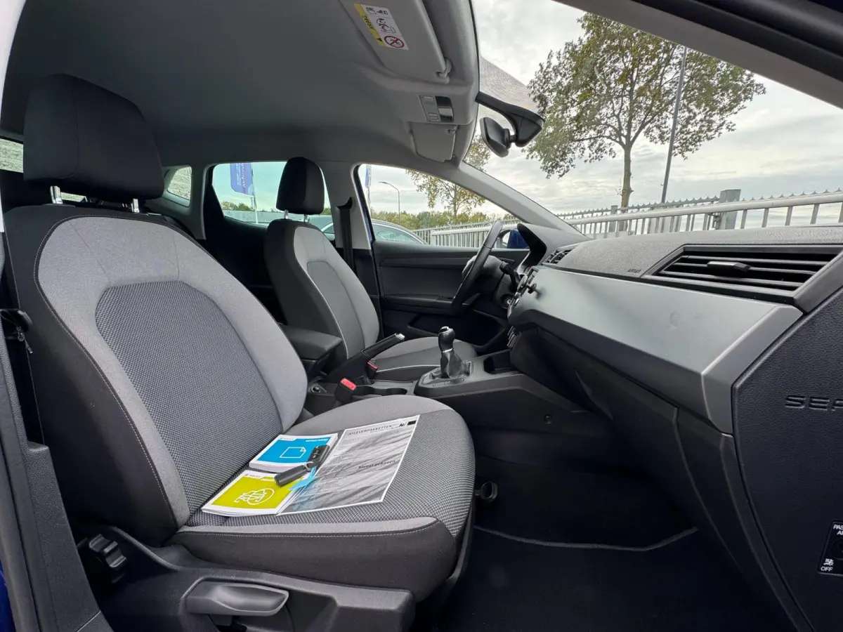 1.0 TSI Style PDC VOOR & ACHTER / STOELVERWARMING / BLUETOOTH / ELEKTR. INKLAPB SPIEGELS