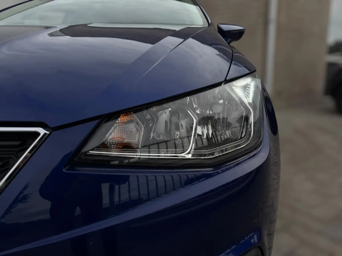 1.0 TSI Style PDC VOOR & ACHTER / STOELVERWARMING / BLUETOOTH / ELEKTR. INKLAPB SPIEGELS