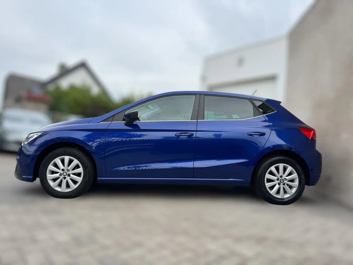 1.0 TSI Style PDC VOOR & ACHTER / STOELVERWARMING / BLUETOOTH / ELEKTR. INKLAPB SPIEGELS