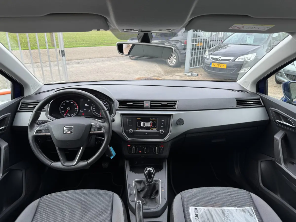 1.0 TSI Style PDC VOOR & ACHTER / STOELVERWARMING / BLUETOOTH / ELEKTR. INKLAPB SPIEGELS