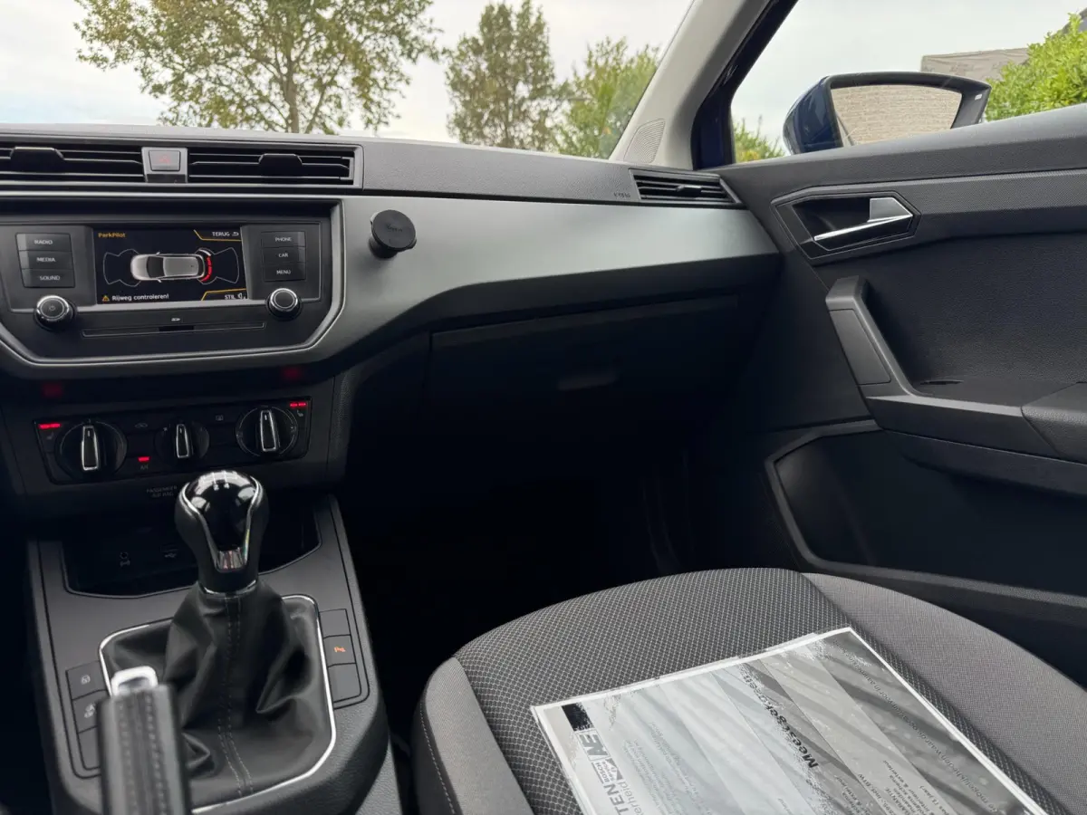 1.0 TSI Style PDC VOOR & ACHTER / STOELVERWARMING / BLUETOOTH / ELEKTR. INKLAPB SPIEGELS