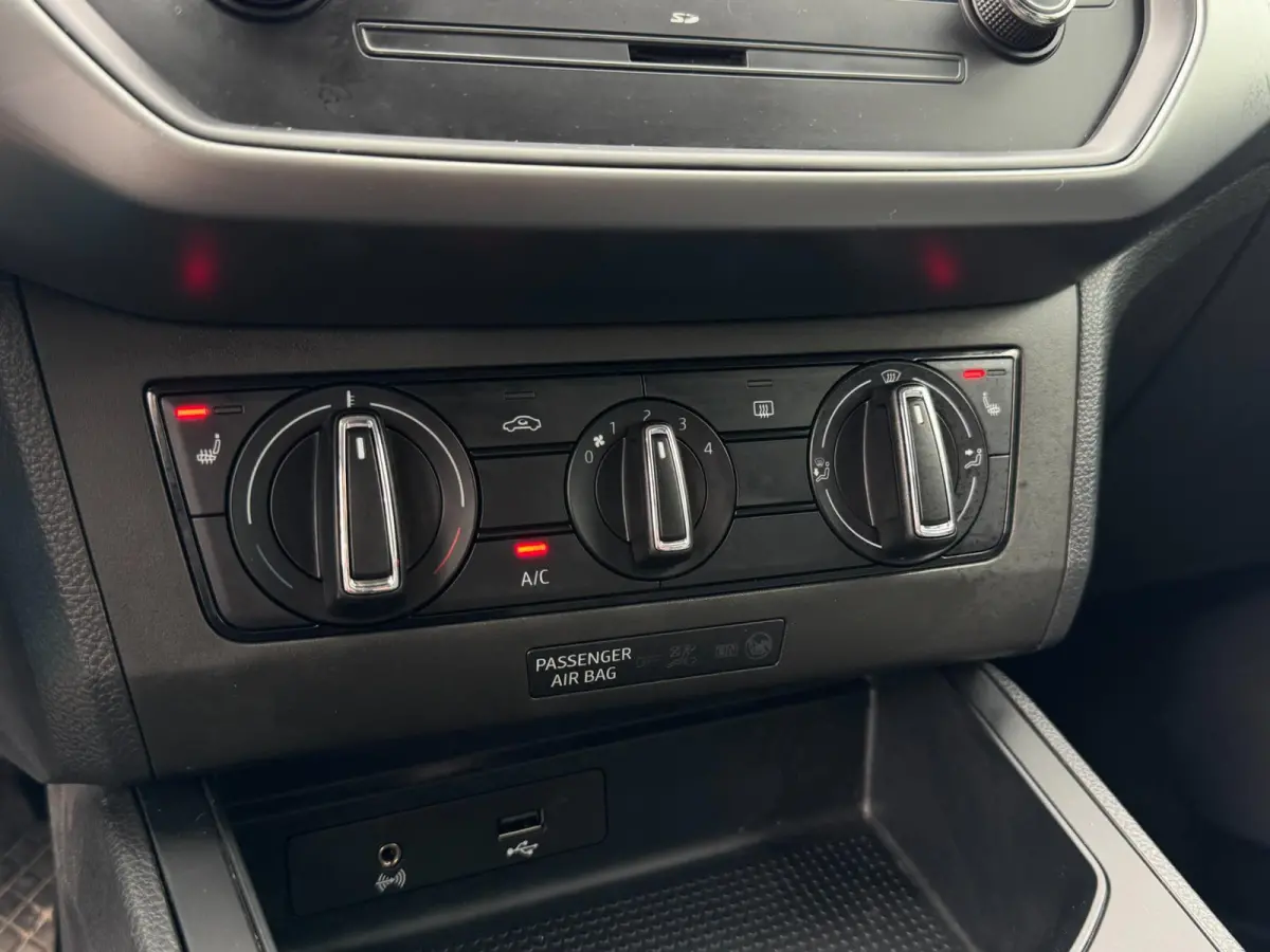 1.0 TSI Style PDC VOOR & ACHTER / STOELVERWARMING / BLUETOOTH / ELEKTR. INKLAPB SPIEGELS
