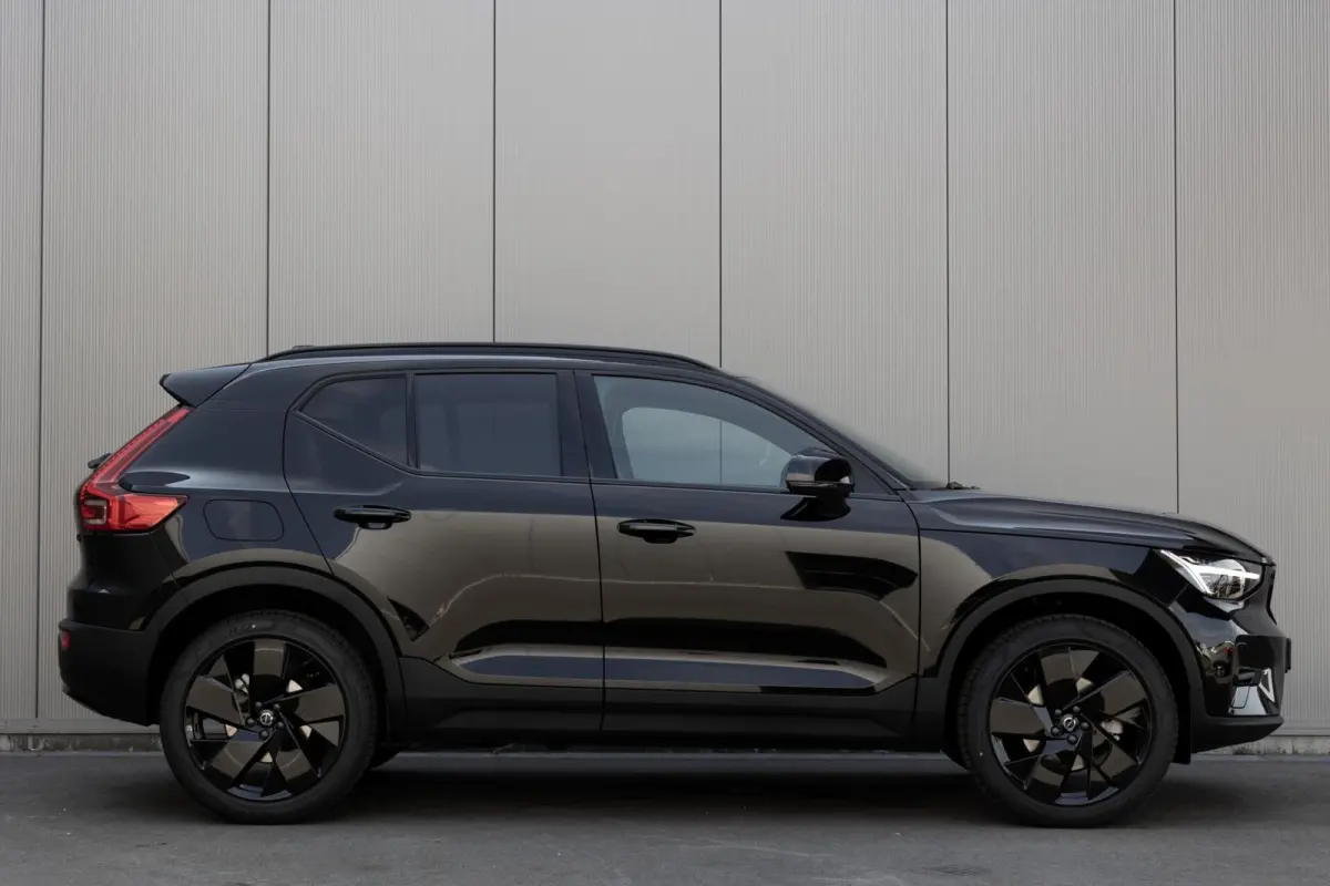 | B4 Ultra Dark|Black Edition| MY 2026|