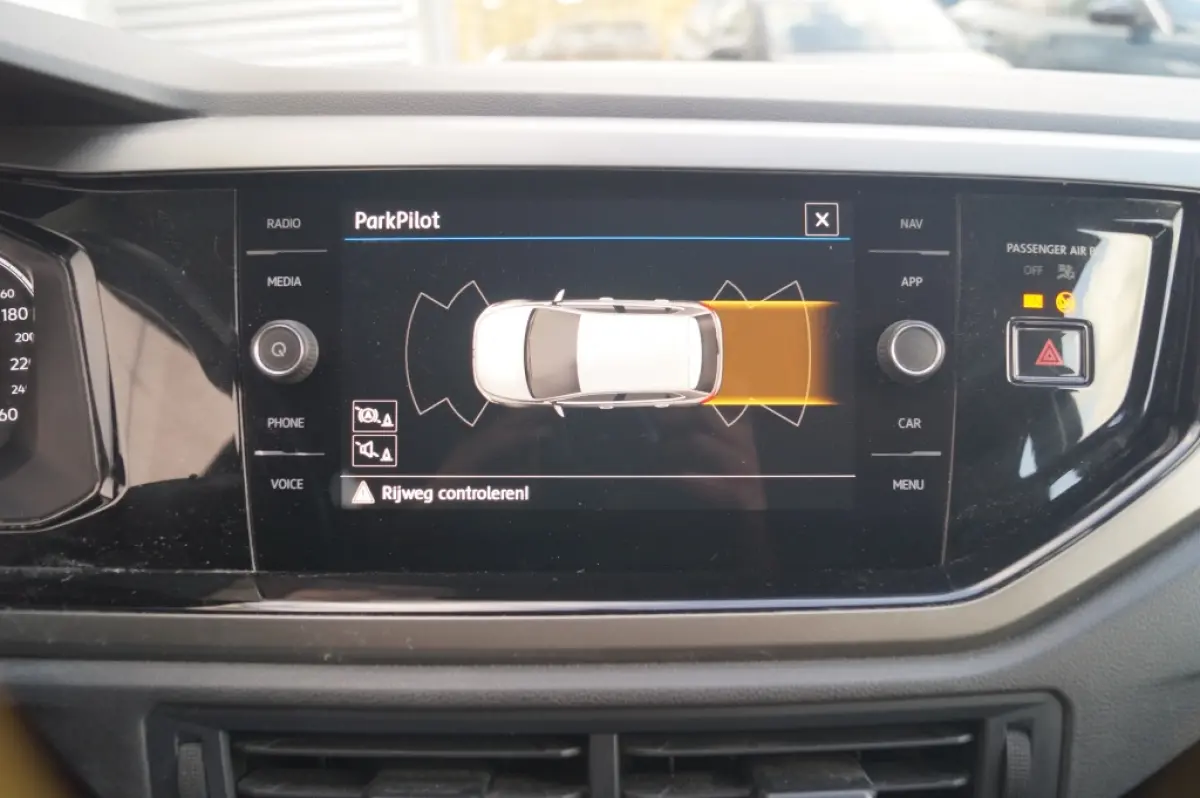 1.6 TDI Comfortline Executive -NAVI-PDC-ACC-CARPLAY-
