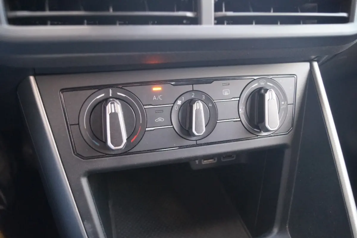 1.6 TDI Comfortline Executive -NAVI-PDC-ACC-CARPLAY-