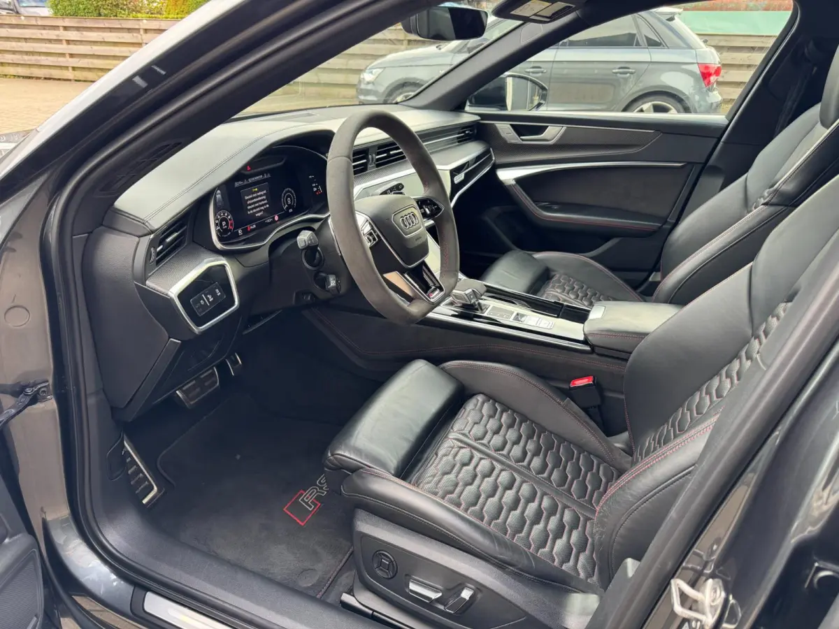 RS 6 TFSI quattro Dynamic Plus / Ceramic / Laser / Softclose / 360 Cam / Head-Up / AWS / Air Susp.
