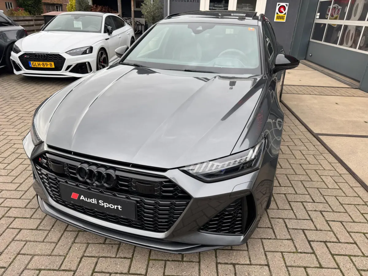 RS 6 TFSI quattro Dynamic Plus / Ceramic / Laser / Softclose / 360 Cam / Head-Up / AWS / Air Susp.