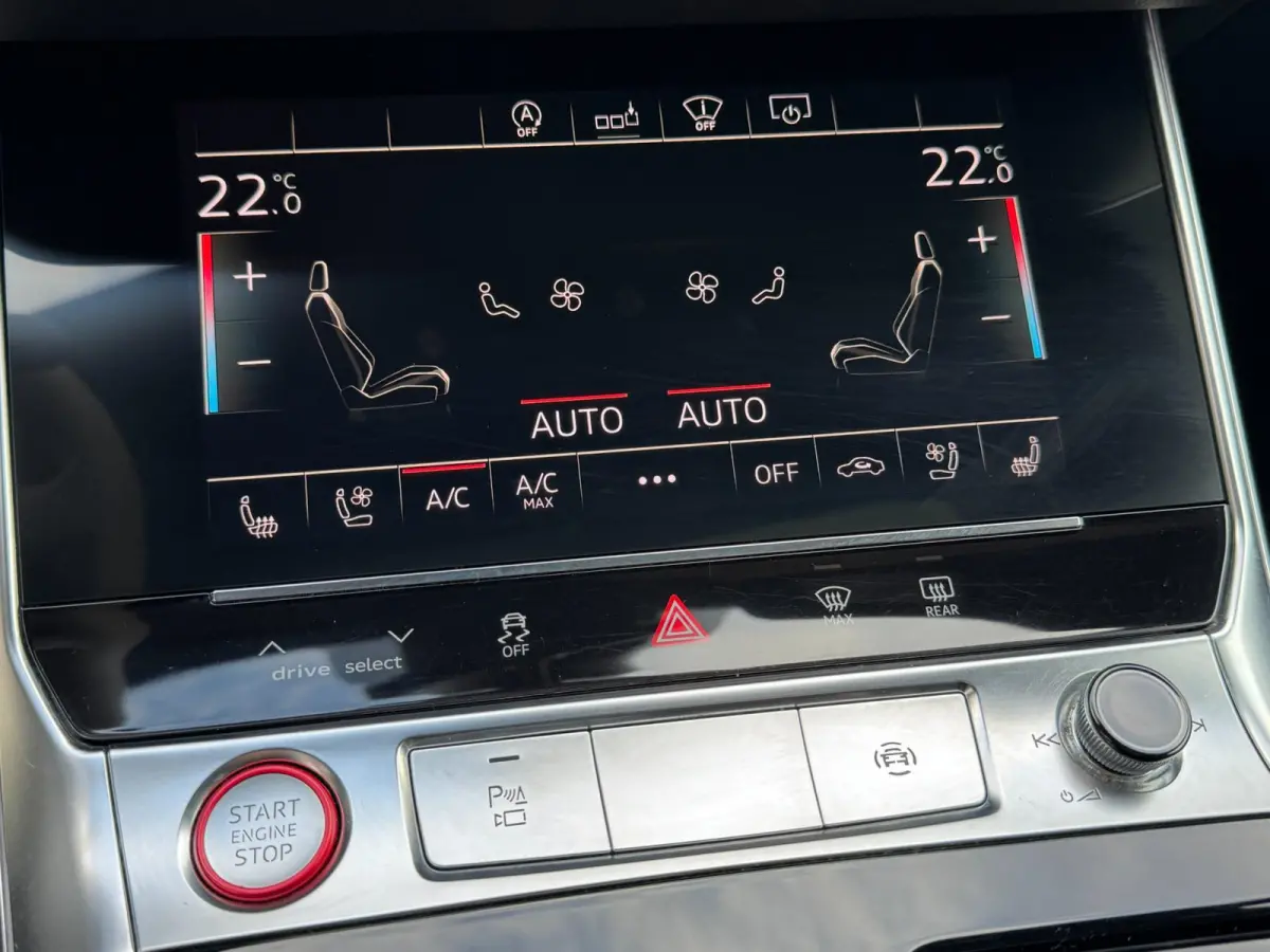 RS 6 TFSI quattro Dynamic Plus / Ceramic / Laser / Softclose / 360 Cam / Head-Up / AWS / Air Susp.