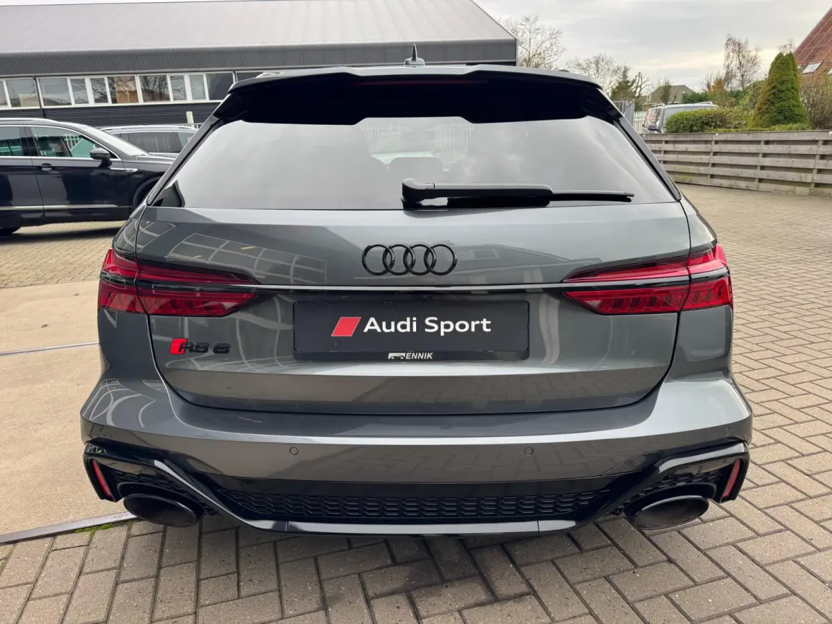 RS 6 TFSI quattro Dynamic Plus / Ceramic / Laser / Softclose / 360 Cam / Head-Up / AWS / Air Susp.