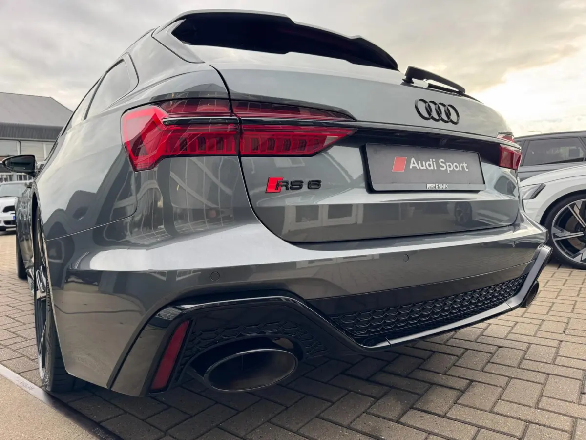 RS 6 TFSI quattro Dynamic Plus / Ceramic / Laser / Softclose / 360 Cam / Head-Up / AWS / Air Susp.