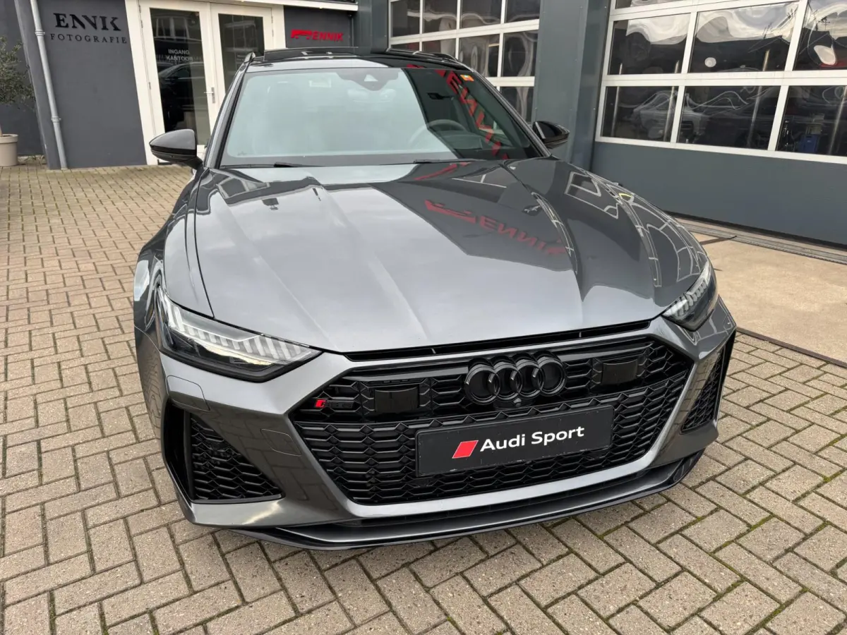 RS 6 TFSI quattro Dynamic Plus / Ceramic / Laser / Softclose / 360 Cam / Head-Up / AWS / Air Susp.