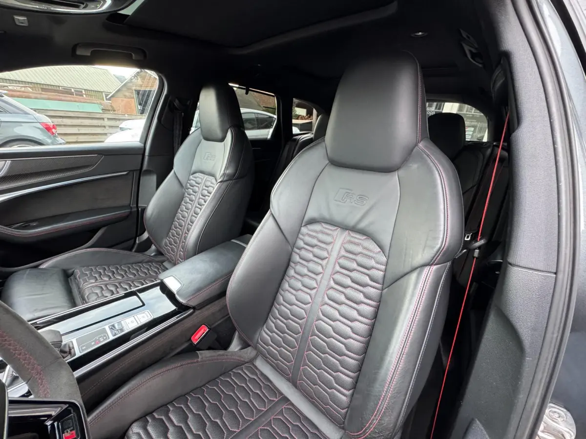 RS 6 TFSI quattro Dynamic Plus / Ceramic / Laser / Softclose / 360 Cam / Head-Up / AWS / Air Susp.