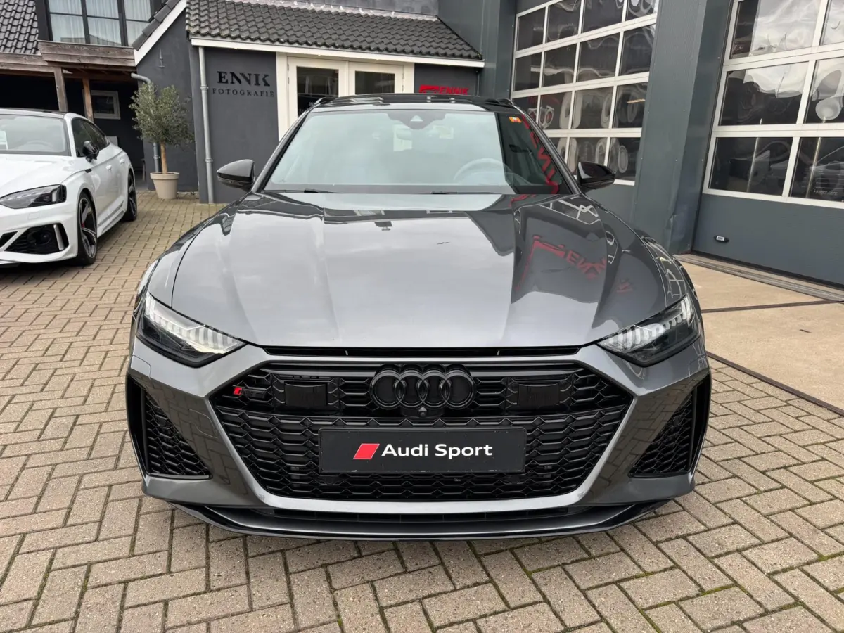 RS 6 TFSI quattro Dynamic Plus / Ceramic / Laser / Softclose / 360 Cam / Head-Up / AWS / Air Susp.