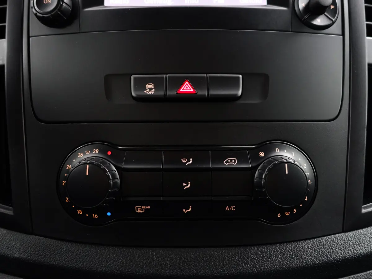 116 CDI XL AMG Night Edition- 3 Pers, Leder, Stoelverwarming, Park Assist, Cruise, Clima, Sidebars