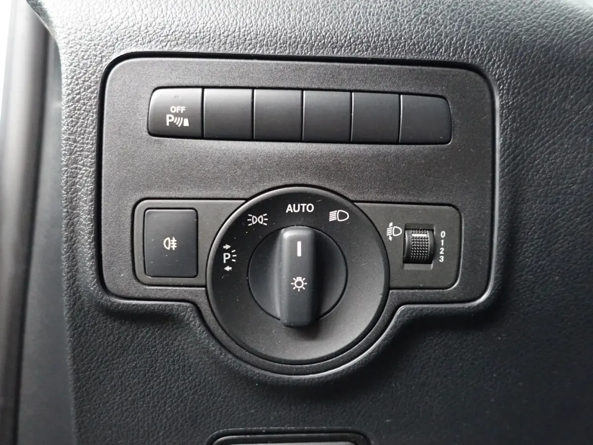 116 CDI XL AMG Night Edition- 3 Pers, Leder, Stoelverwarming, Park Assist, Cruise, Clima, Sidebars