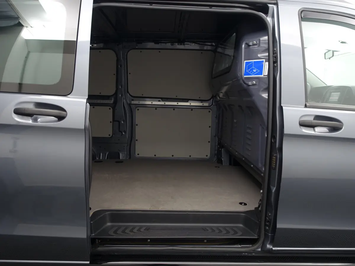 116 CDI XL AMG Night Edition- 3 Pers, Leder, Stoelverwarming, Park Assist, Cruise, Clima, Sidebars